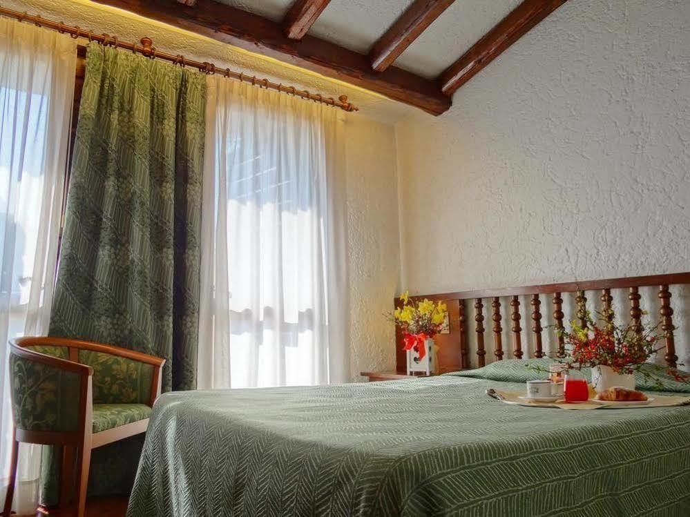 El Rustego Hotel Rubano Ngoại thất bức ảnh